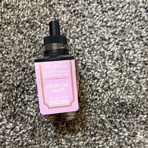 NWT White Barn Fresh Cut Lilacs Wallflowers Refill